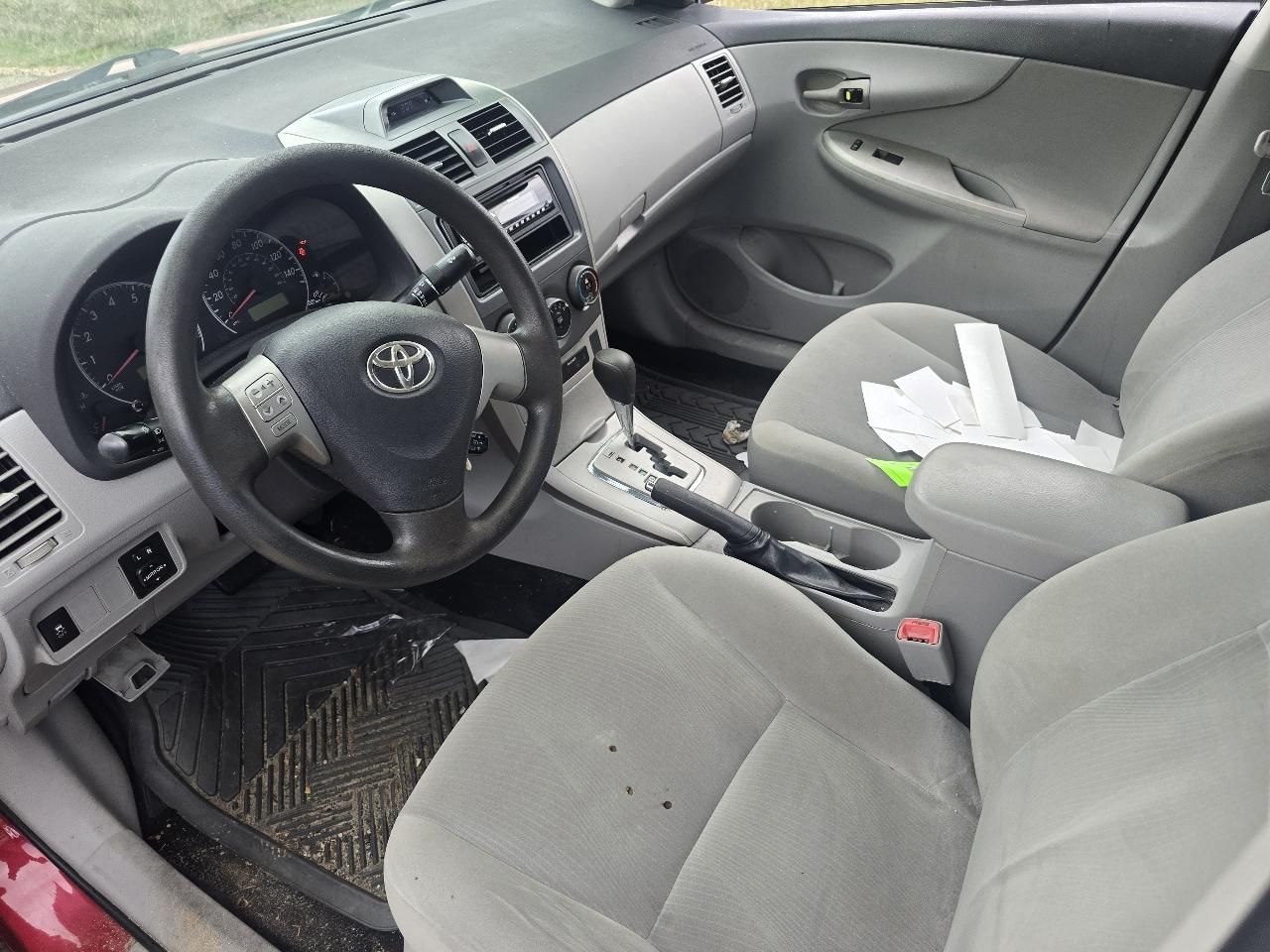 Toyota Corolla 4dr Sdn Auto LE (Natl) 2013