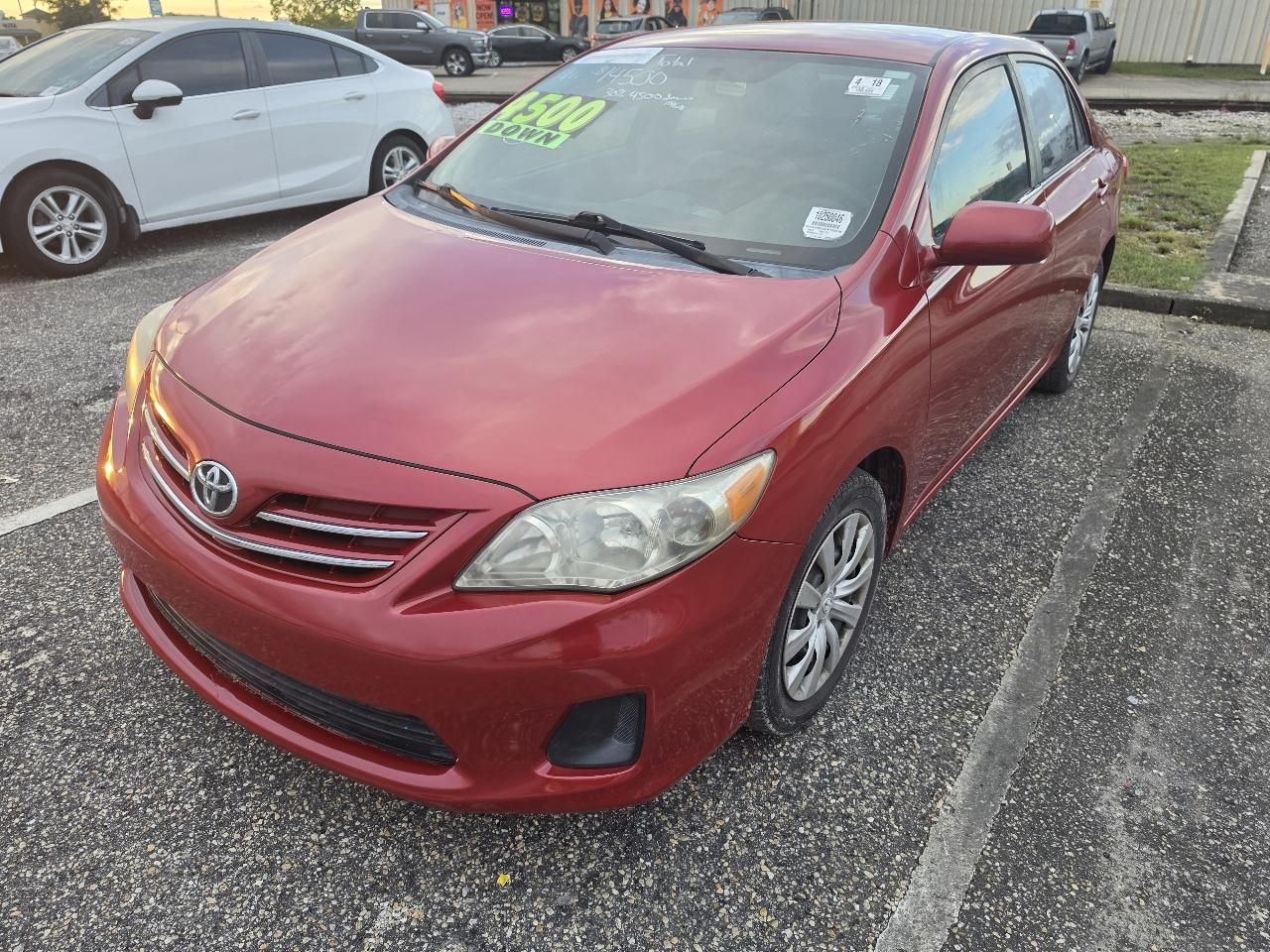 Toyota Corolla 4dr Sdn Auto LE (Natl) 2013