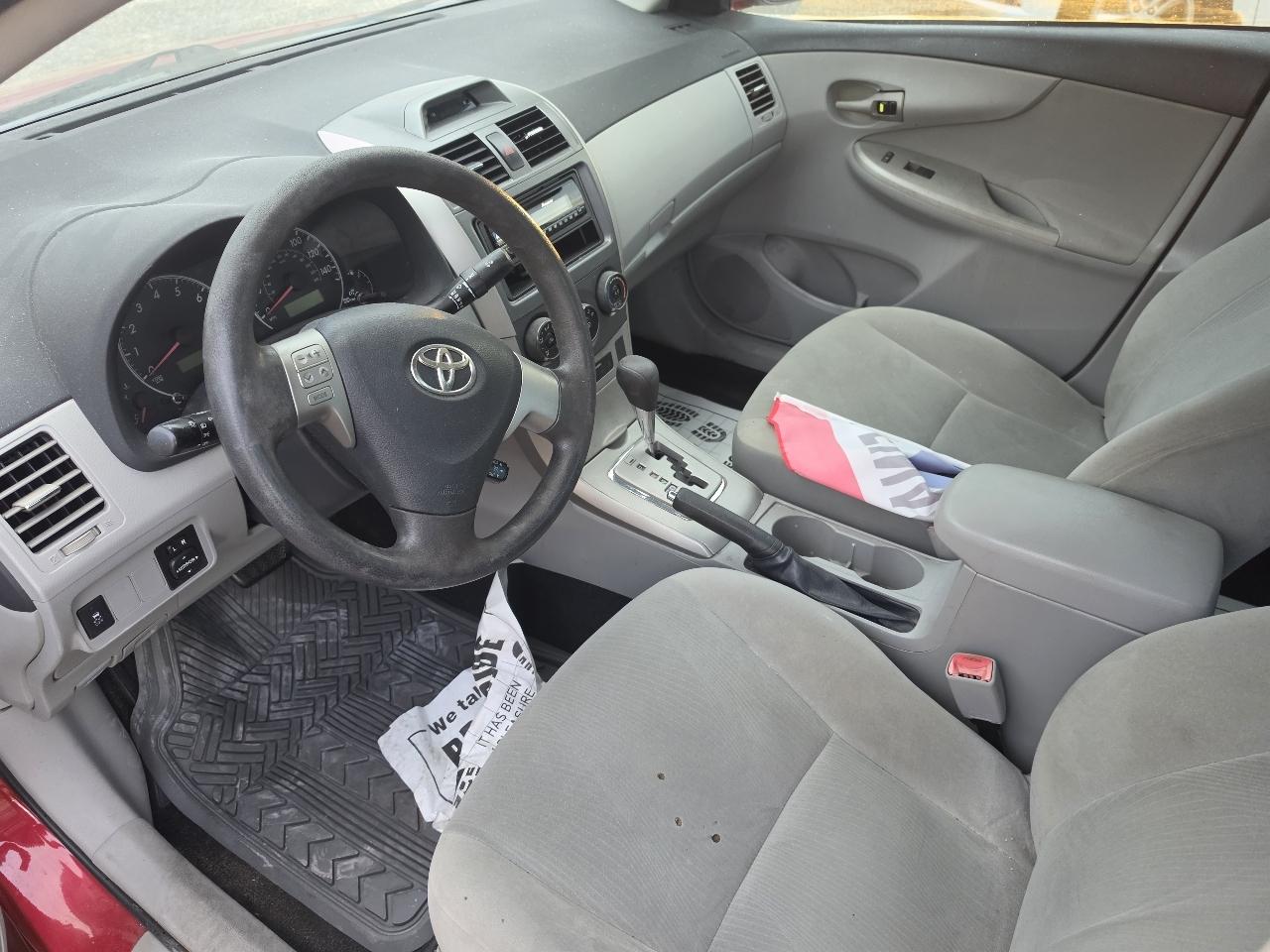 Toyota Corolla 4dr Sdn Auto LE (Natl) 2013