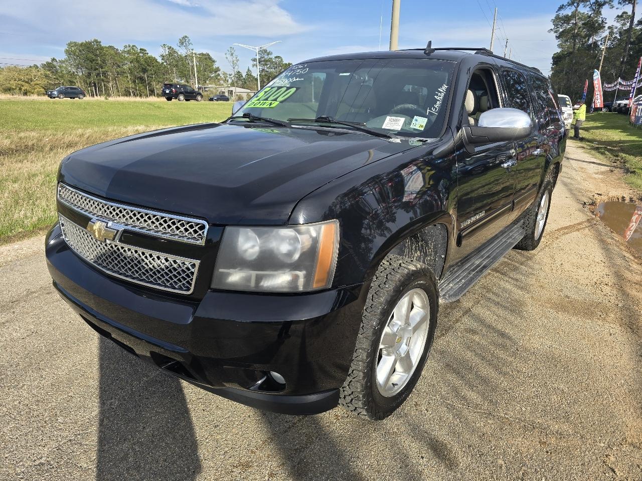 Chevrolet Suburban LT 1500 2WD 2011