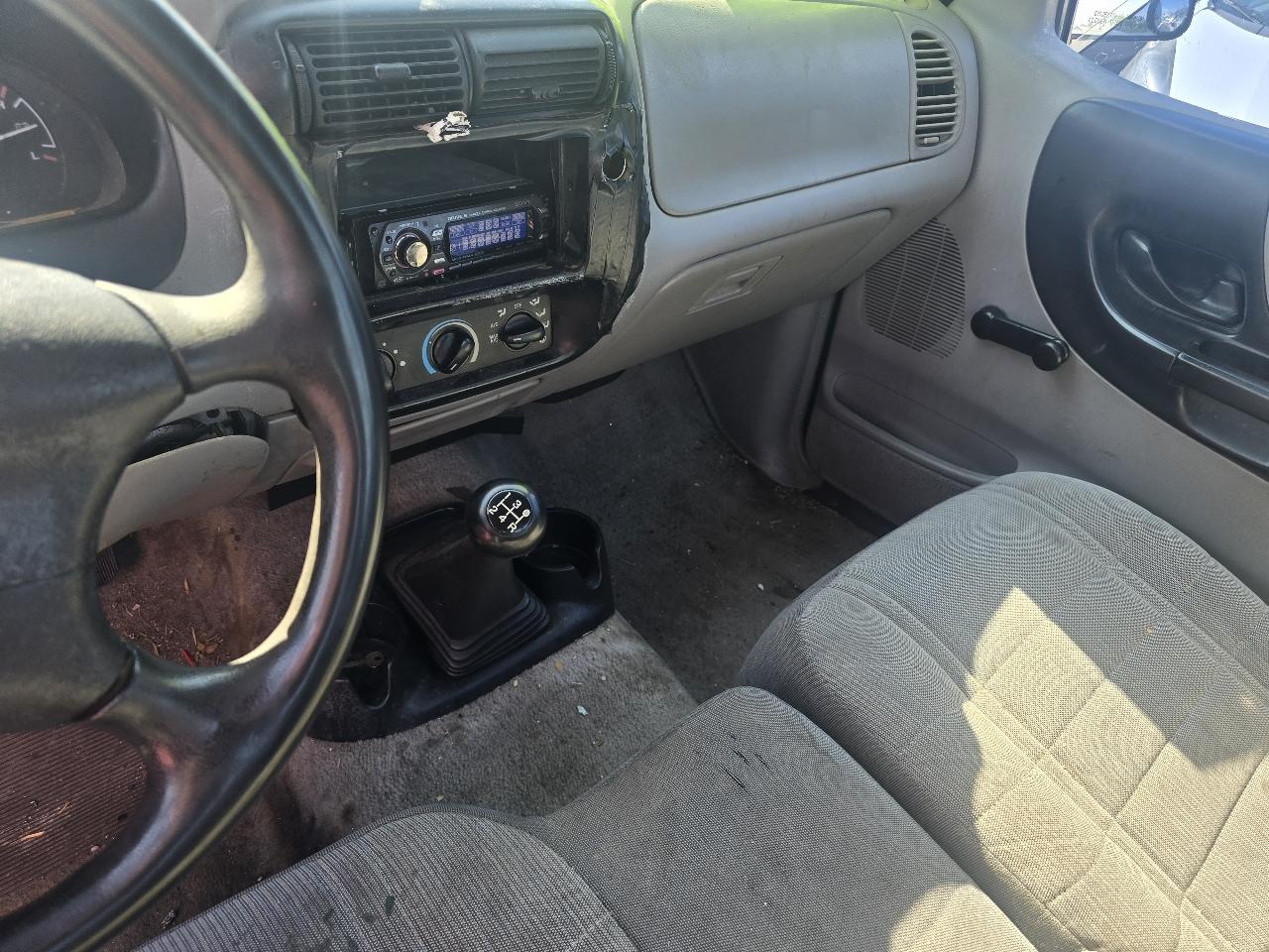 Ford Ranger XL Reg. Cab Short Bed 2WD 1997