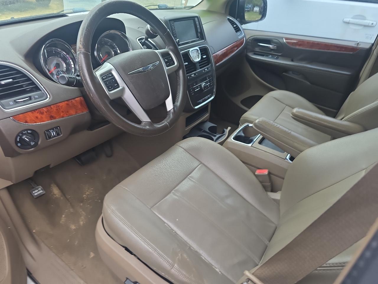 Chrysler Town & Country Touring 2016