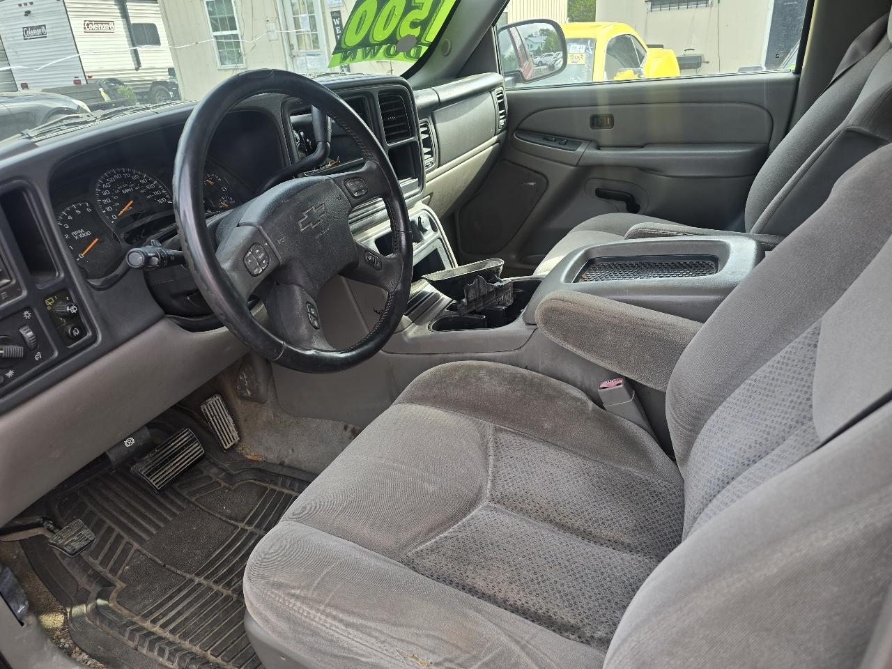 Chevrolet Suburban 1500 2WD 2004