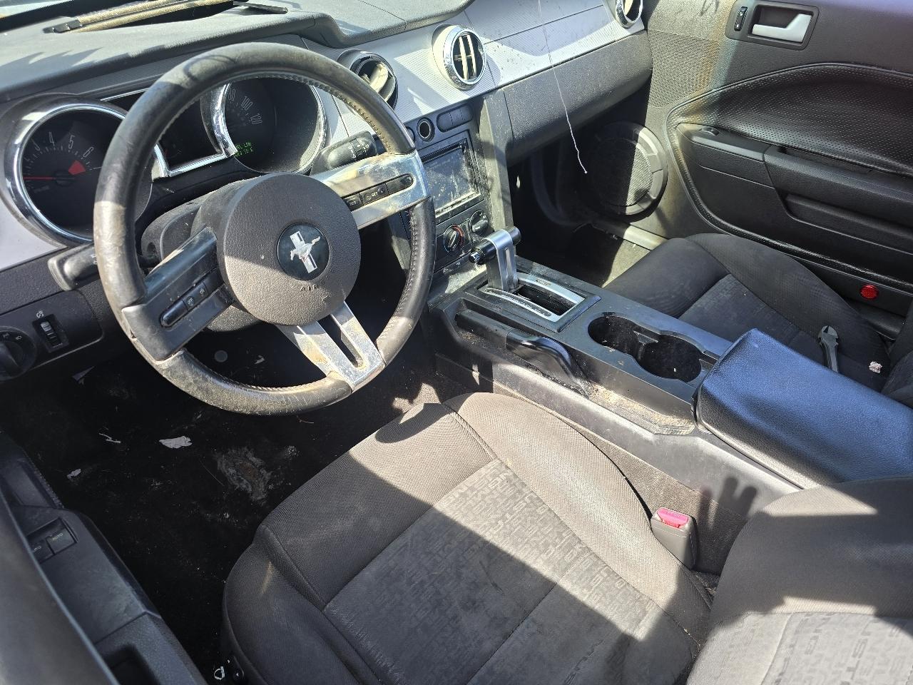 Ford Mustang V6 Deluxe Coupe 2007