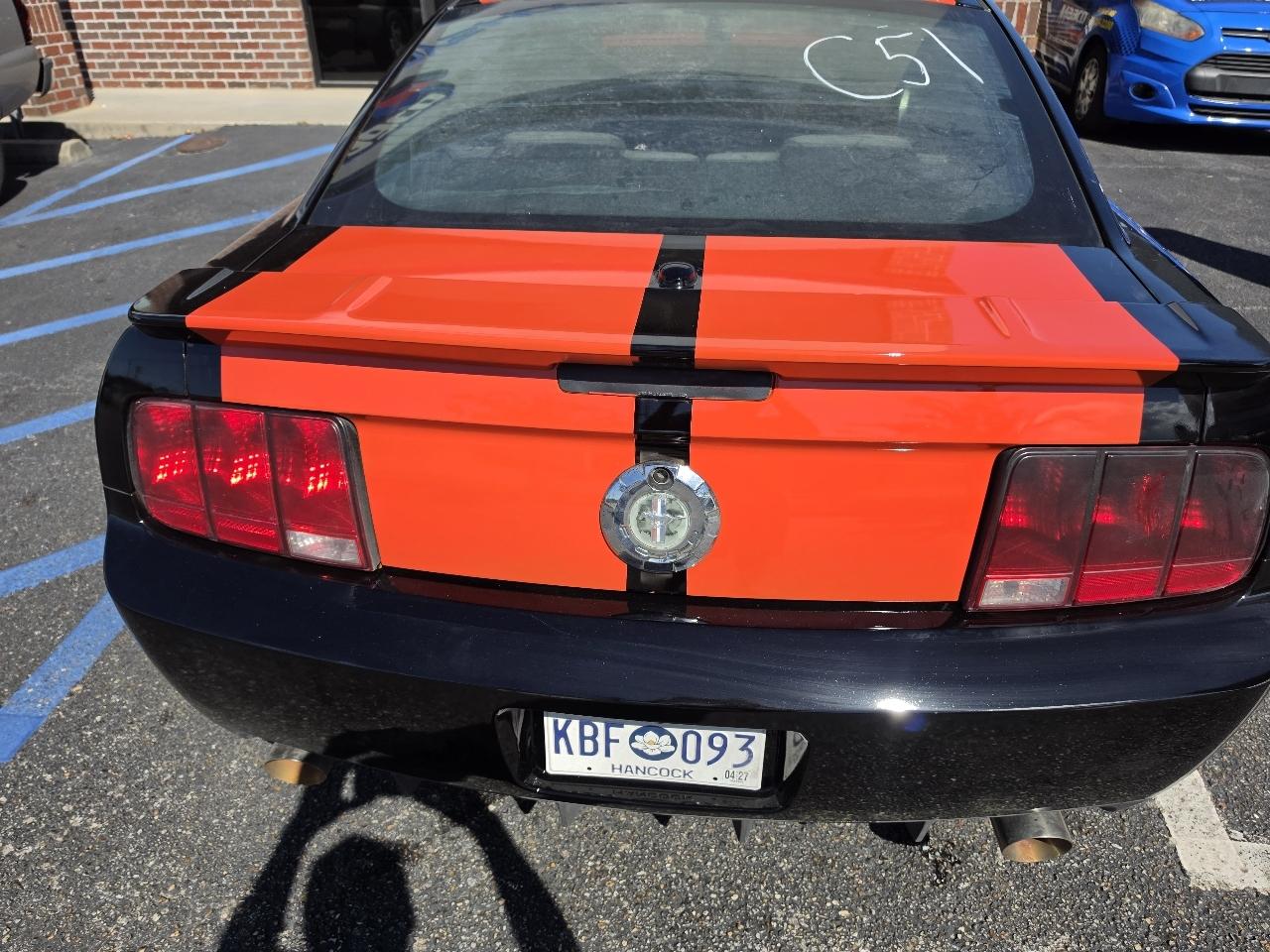 Ford Mustang V6 Deluxe Coupe 2007
