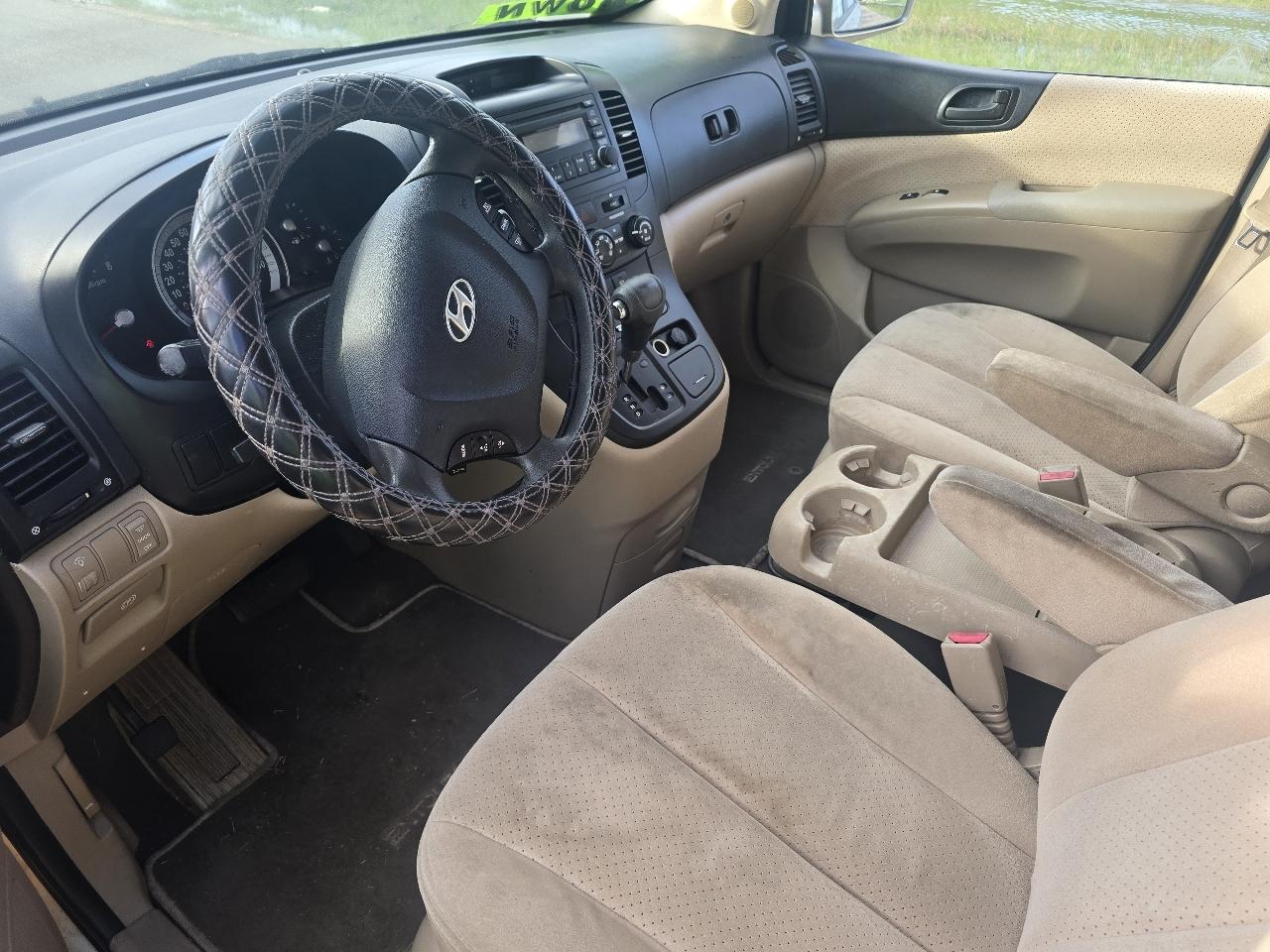 Hyundai Entourage GLS 2008