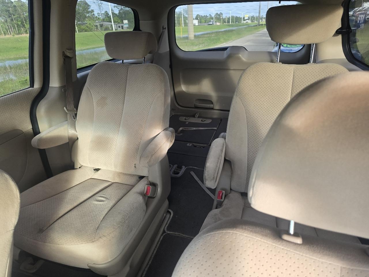 Hyundai Entourage GLS 2008