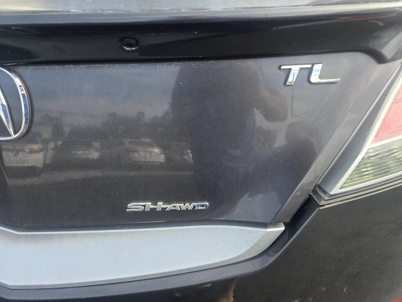 Acura TL 5-Speed AT SH-AWD with Tech Package 2010