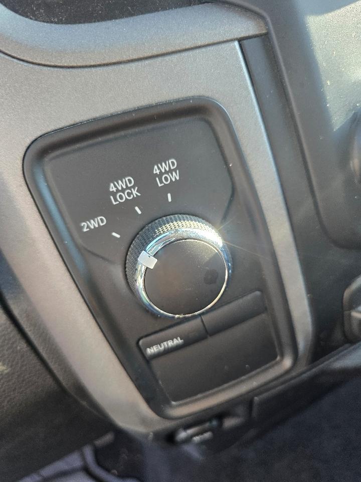 RAM 1500 Tradesman Quad Cab 4WD 2014