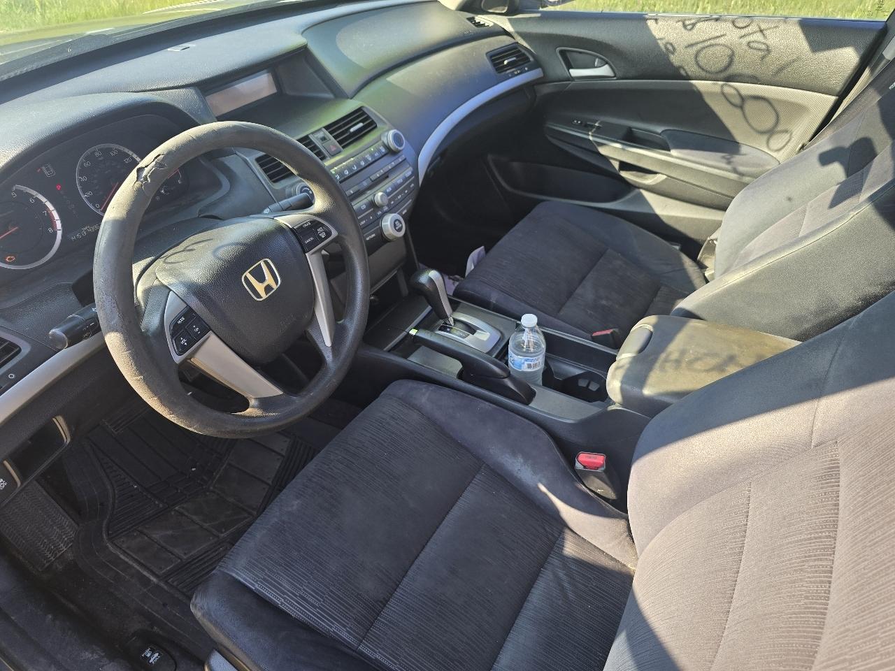 Honda Accord LX sedan AT 2012