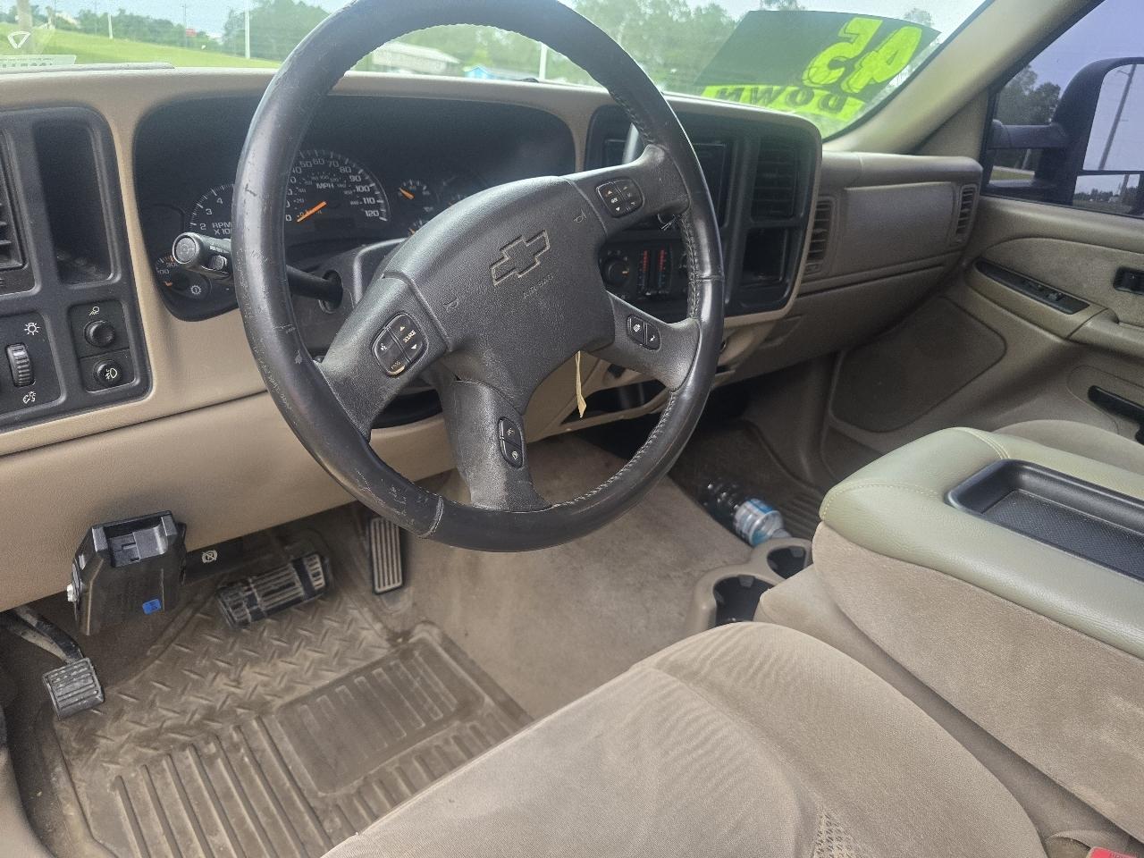 Chevrolet Silverado 2500HD Crew Cab Short Bed 2WD 2003