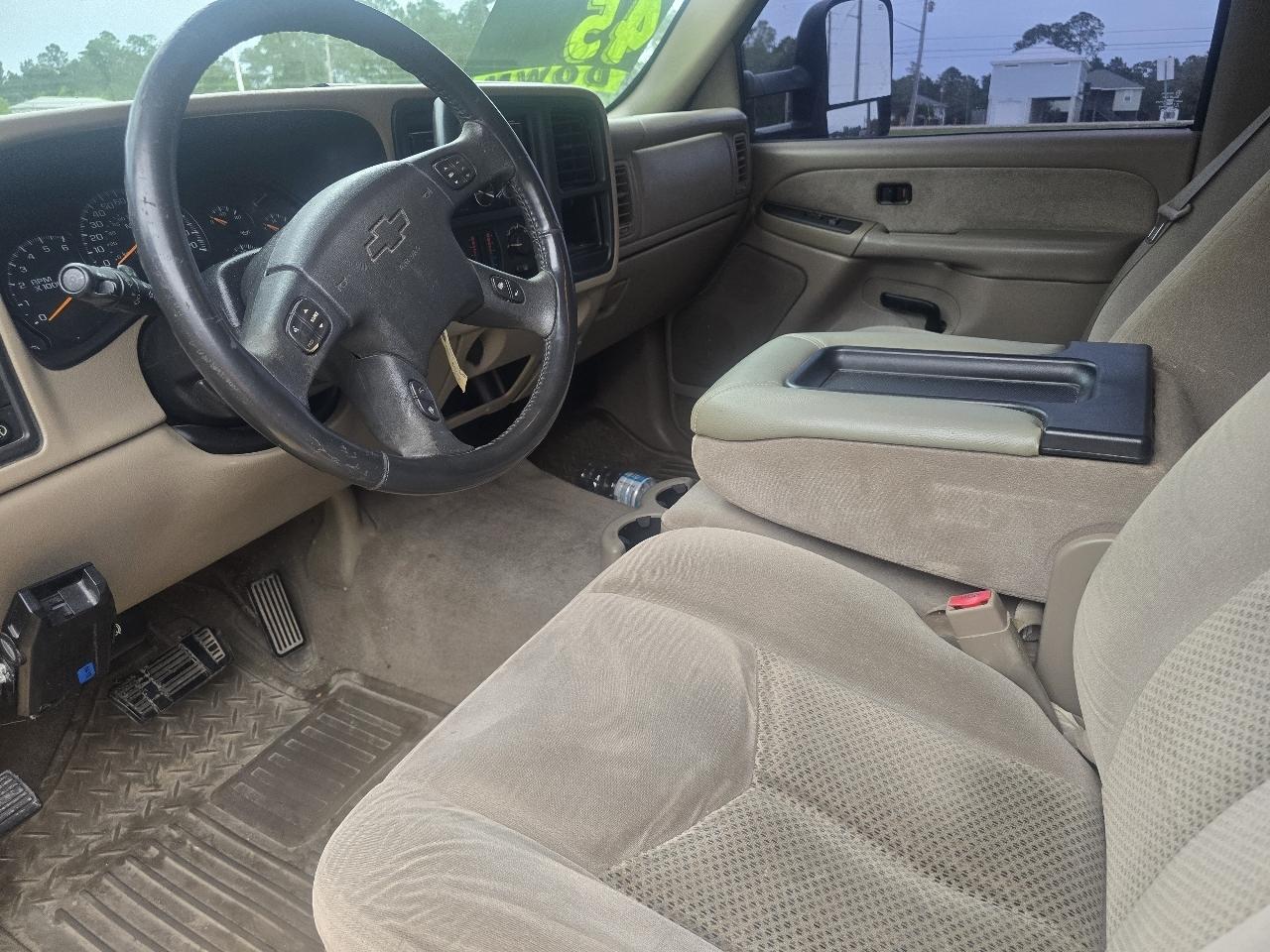 Chevrolet Silverado 2500HD Crew Cab Short Bed 2WD 2003