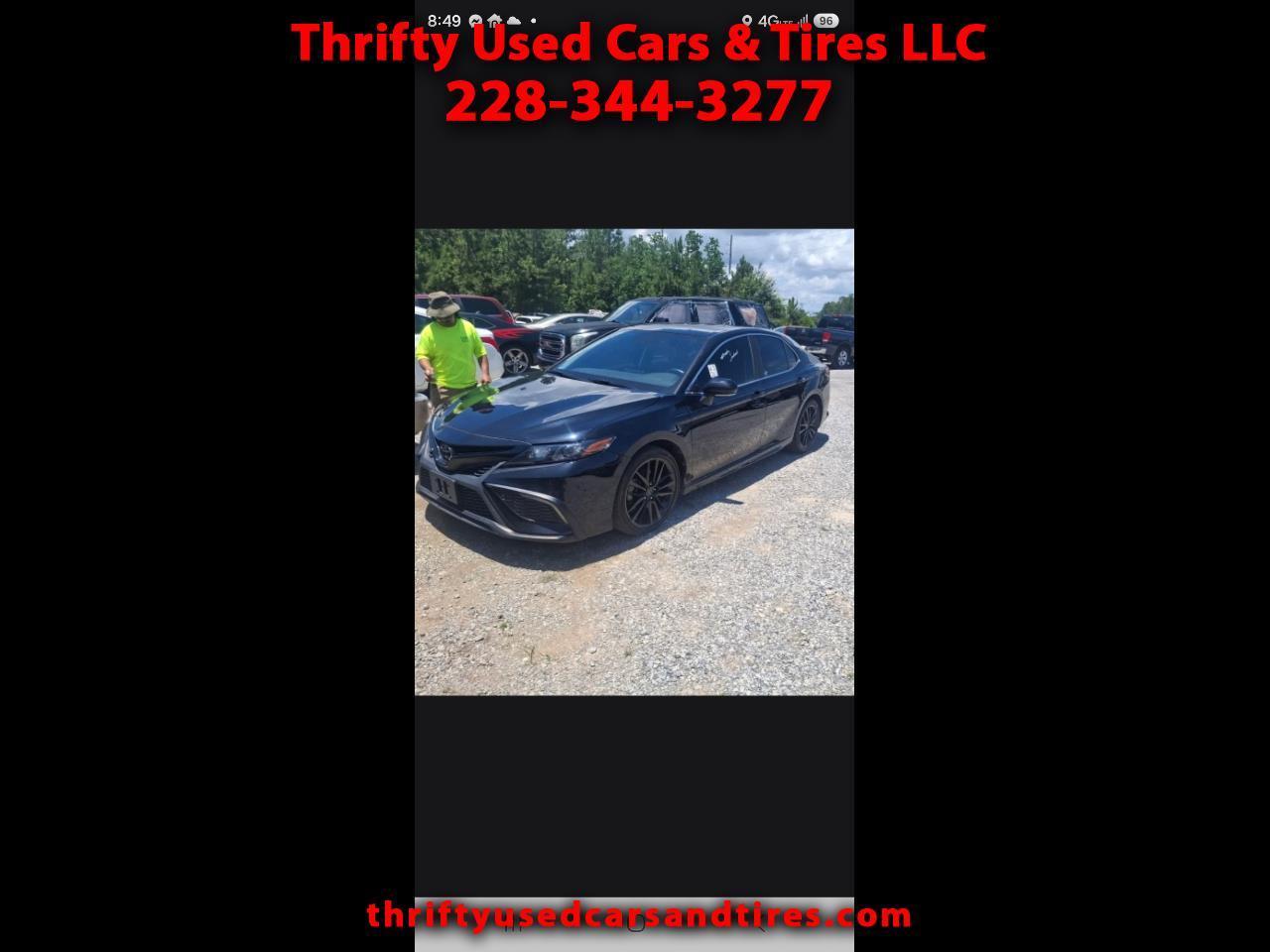 2022 Toyota Camry SE's photo