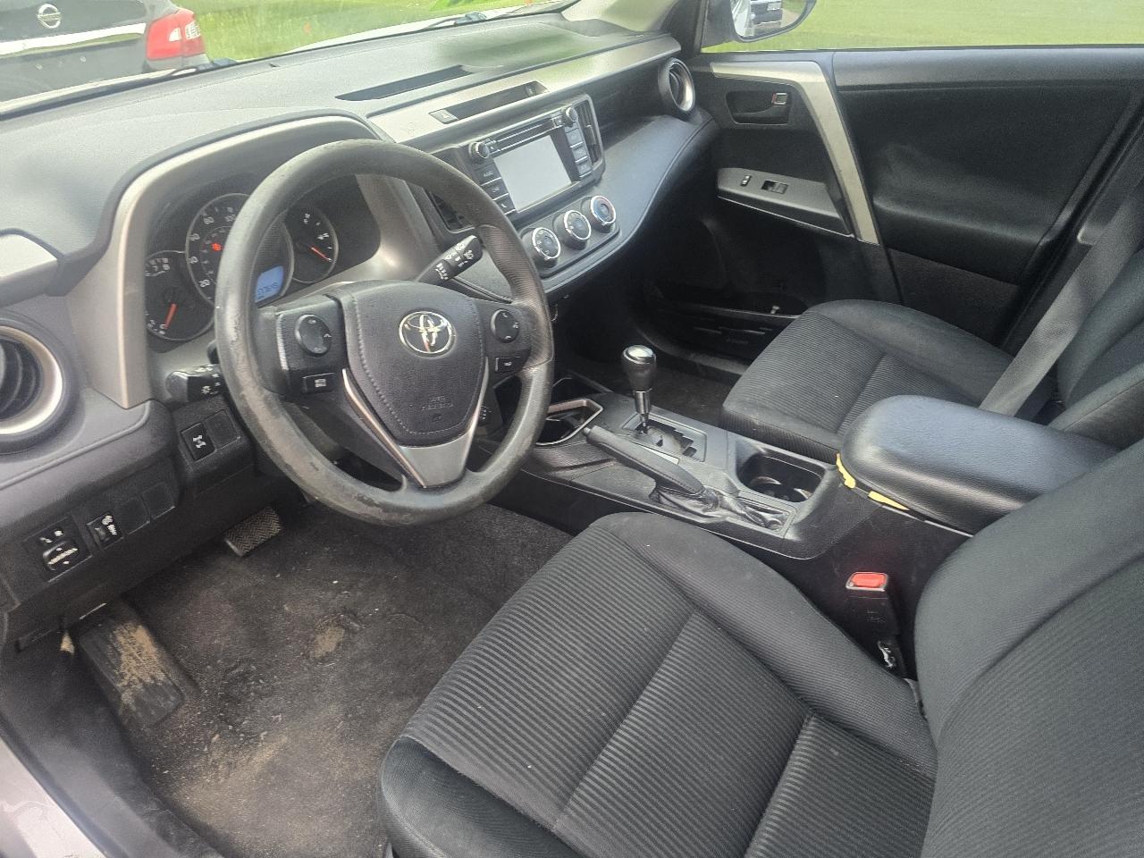 Toyota RAV4 LE AWD 2016