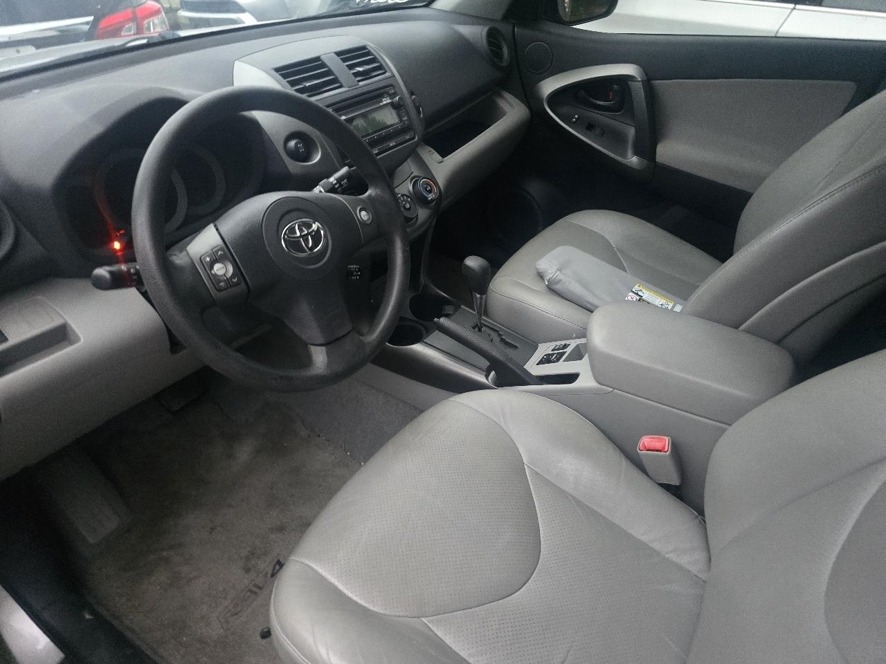 Toyota RAV4 Base I4 4WD 2012