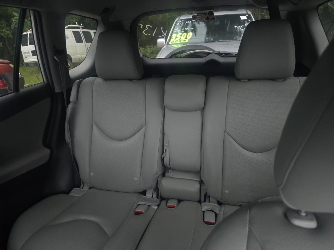 Toyota RAV4 Base I4 4WD 2012