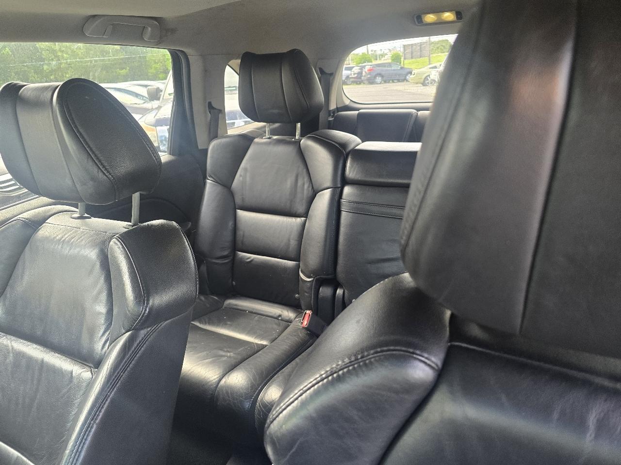 Acura MDX 6-Spd AT w/Tech Package 2011