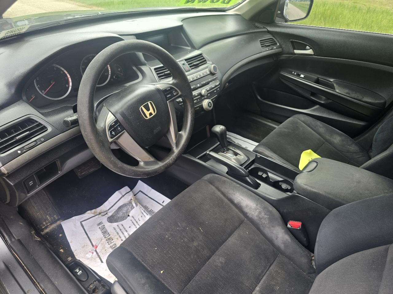 Honda Accord LX sedan AT 2010