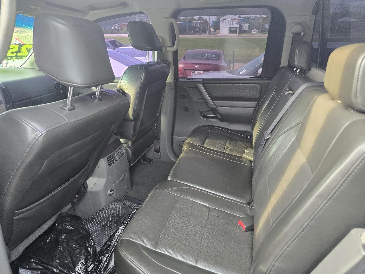 Nissan Titan LE Crew Cab 2WD 2007
