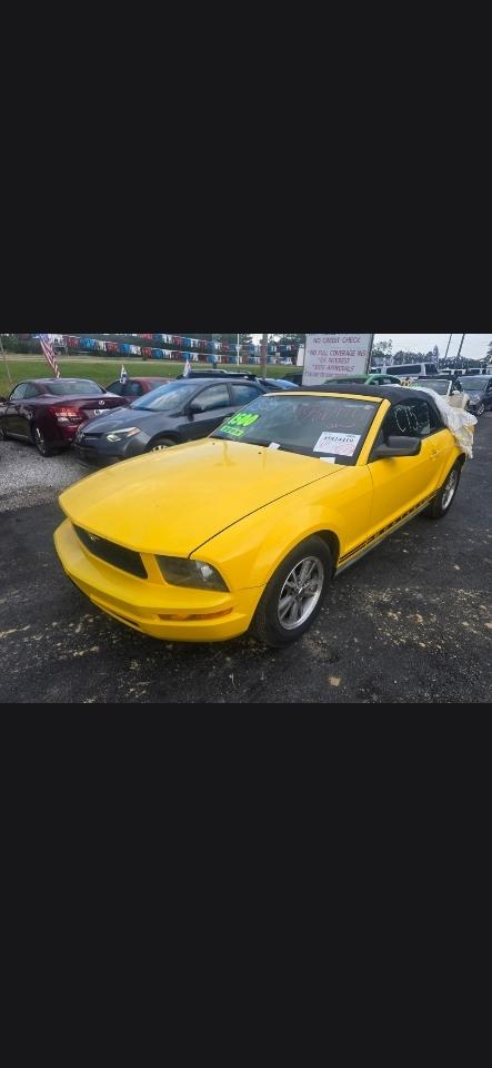 Ford Mustang V6 Deluxe Convertible 2005