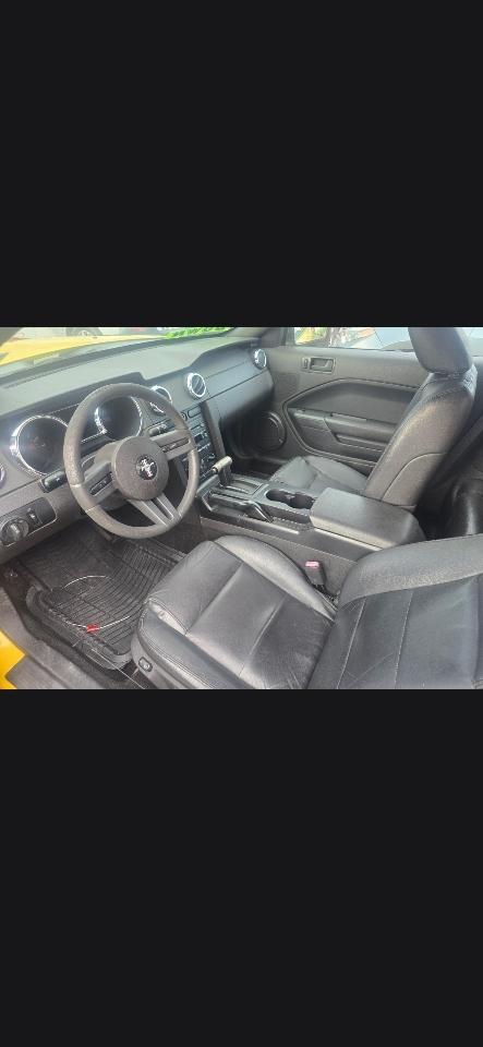 Ford Mustang V6 Deluxe Convertible 2005