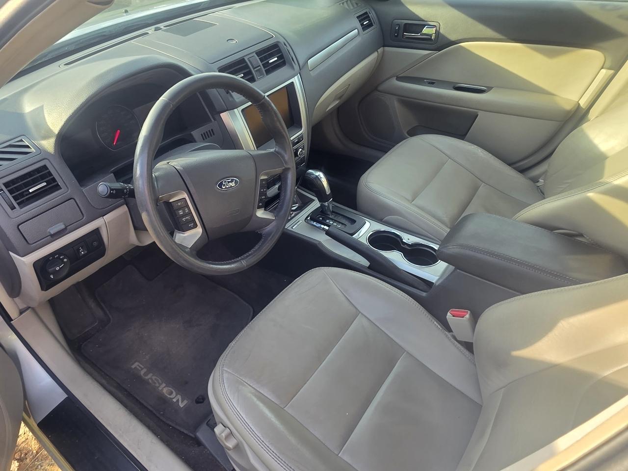 Ford Fusion Hybrid Sedan 2010