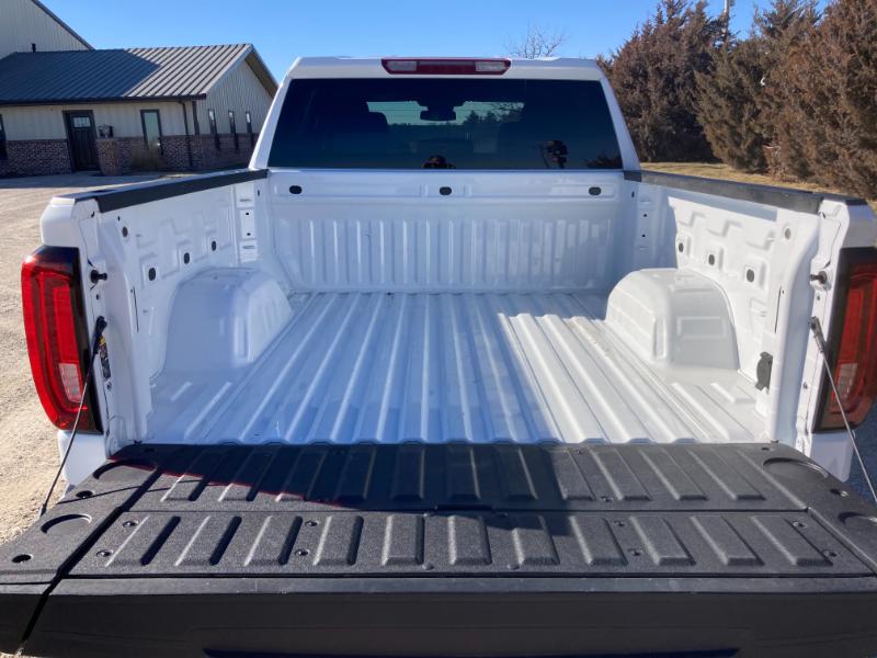 GMC Sierra 1500 SLT Crew Cab 4WD 2026