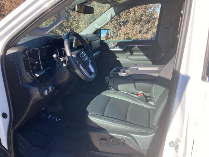 GMC Sierra 1500 SLT Crew Cab 4WD 2026