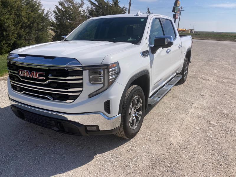 GMC Sierra 1500 SLT Crew Cab 4WD 2026