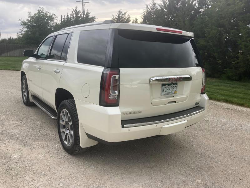 GMC Yukon Denali 4WD 2015