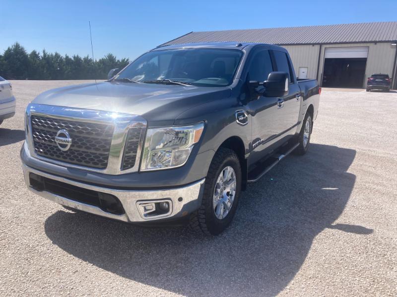 Nissan Titan SV Crew Cab 4WD 2017