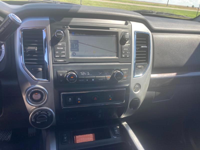 Nissan Titan SV Crew Cab 4WD 2017