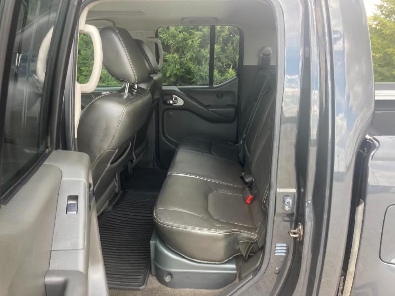 Nissan Frontier PRO-4X Crew Cab 4X4 V6 2015