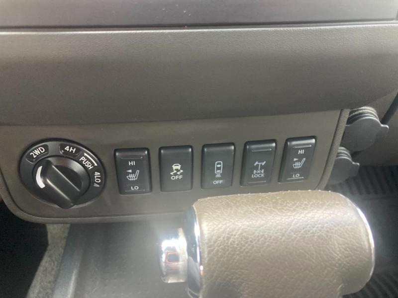 Nissan Frontier PRO-4X Crew Cab 4X4 V6 2015