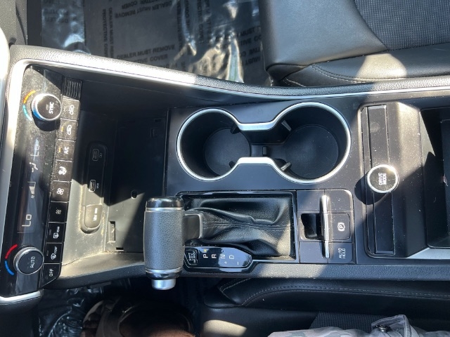2021 Kia K5 GT-Line photo 11