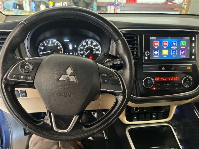 2019 Mitsubishi Outlander SEL photo 3