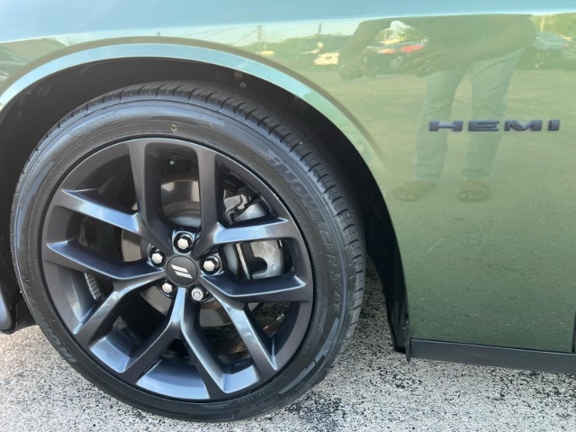 2021 Dodge Challenger R/T photo 3