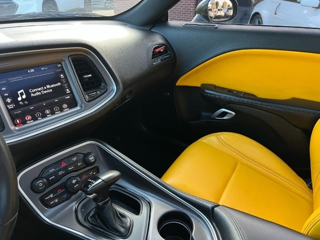 2021 Dodge Challenger R/T photo 10