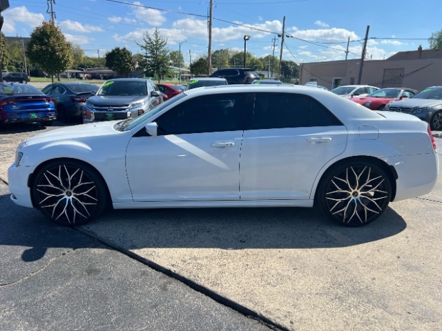 2018 Chrysler 300 S photo 3