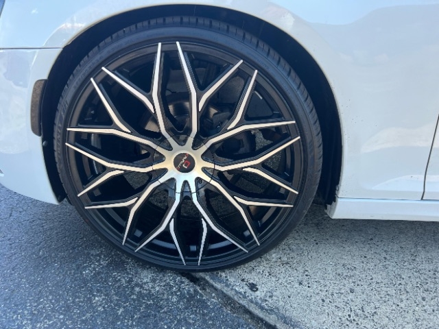 2018 Chrysler 300 S photo 4