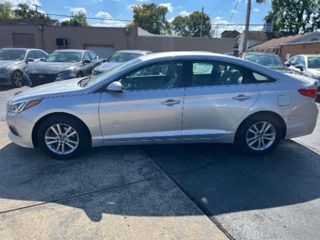 2016 Hyundai Sonata SE photo 2