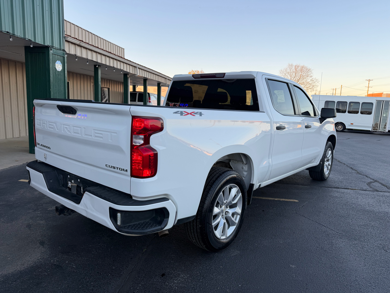 Chevrolet Silverado 1500 Custom Crew Cab 4WD 2022 Chevrolet Silverado 1500 Custom Crew Cab 4WD 2022