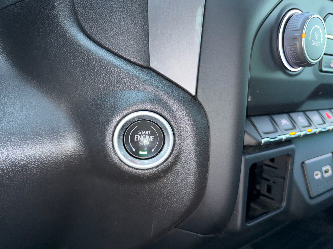 Chevrolet Silverado 1500 Custom Crew Cab 4WD 2022 Chevrolet Silverado 1500 Custom Crew Cab 4WD 2022