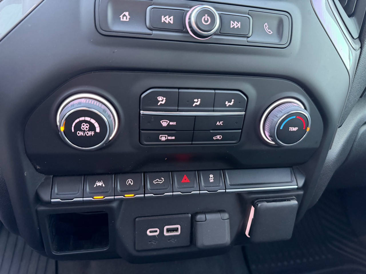 Chevrolet Silverado 1500 Custom Crew Cab 4WD 2022 Chevrolet Silverado 1500 Custom Crew Cab 4WD 2022