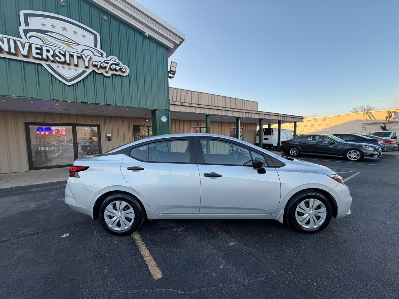 2020 Nissan Versa S photo 2