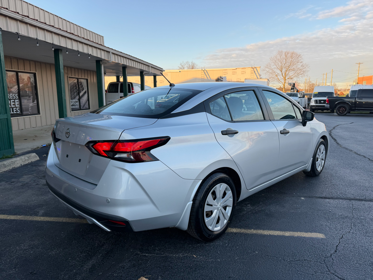 2020 Nissan Versa S photo 3