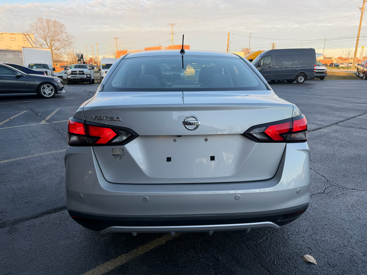2020 Nissan Versa S photo 4