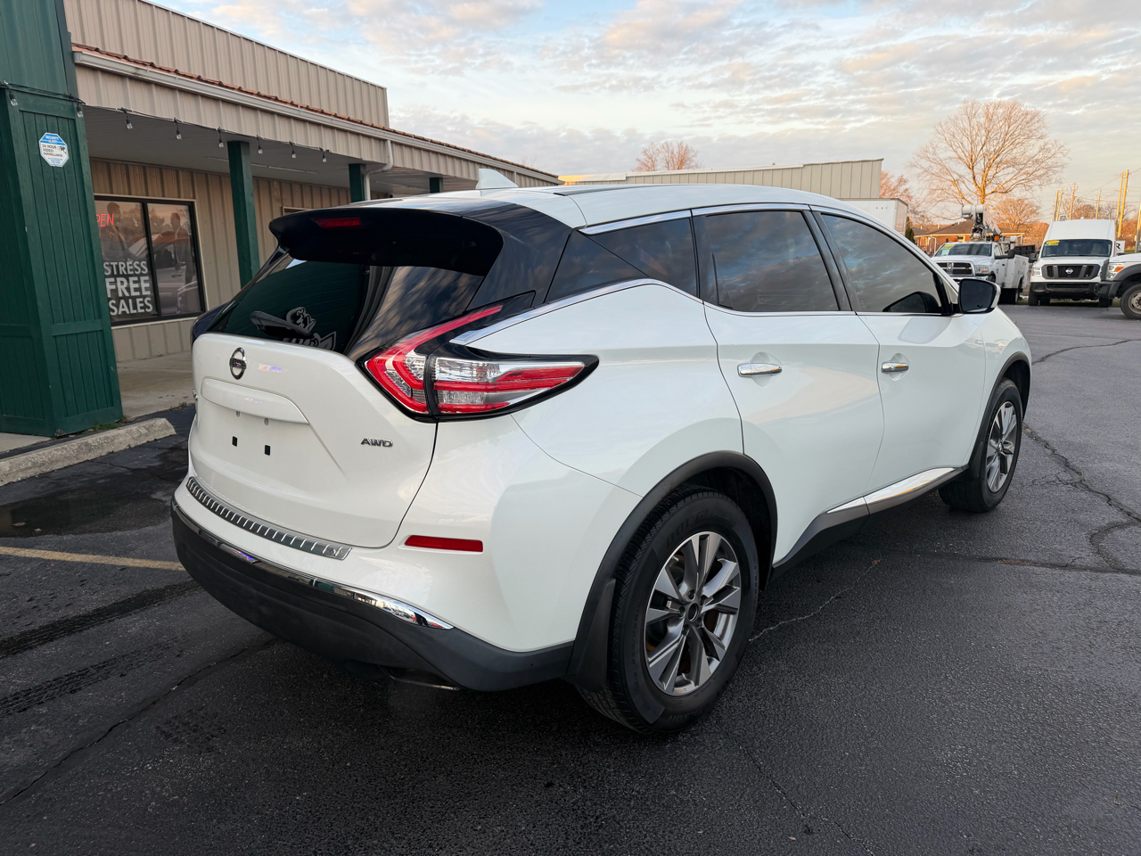 2017 Nissan Murano S photo 2