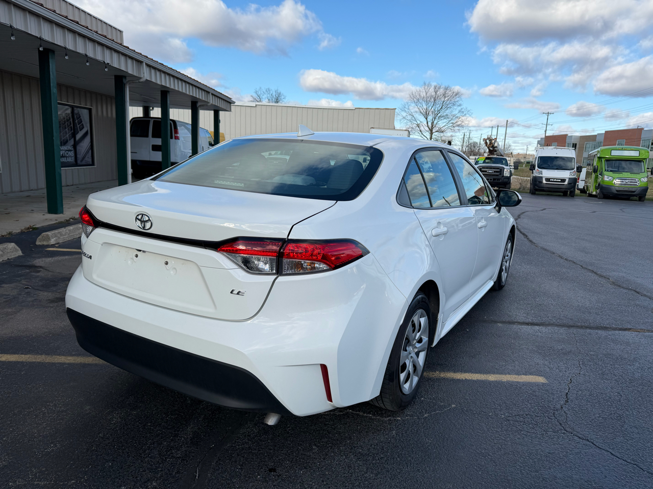 2023 Toyota Corolla LE photo 2