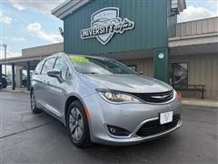 2017 Chrysler Pacifica Hybrid 